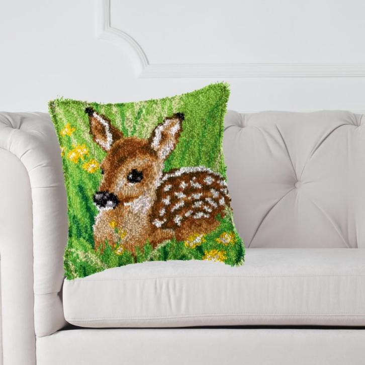 Smyrna, latch hook kussen, diy kit, hertje, zelf maken, Hobby en Vrije tijd, Knutselen, Nieuw, Knutselwerk, Ophalen of Verzenden