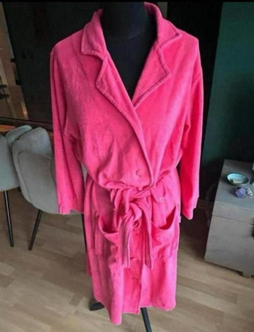 Pastunette mooie roze badstof badjas met knopen mt 42 ZGAN, Kleding | Dames, Pyjama's, Zo goed als nieuw, Maat 42/44 (L), Ophalen of Verzenden