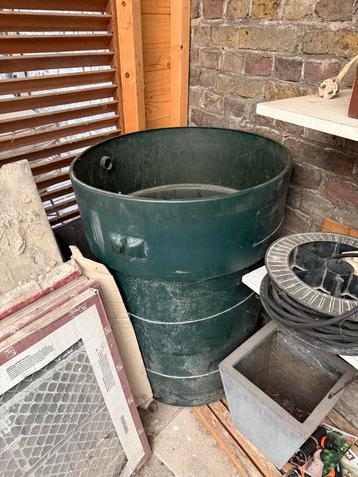 Regenwatertank met deksel - Gratis af te halen! beschikbaar voor biedingen