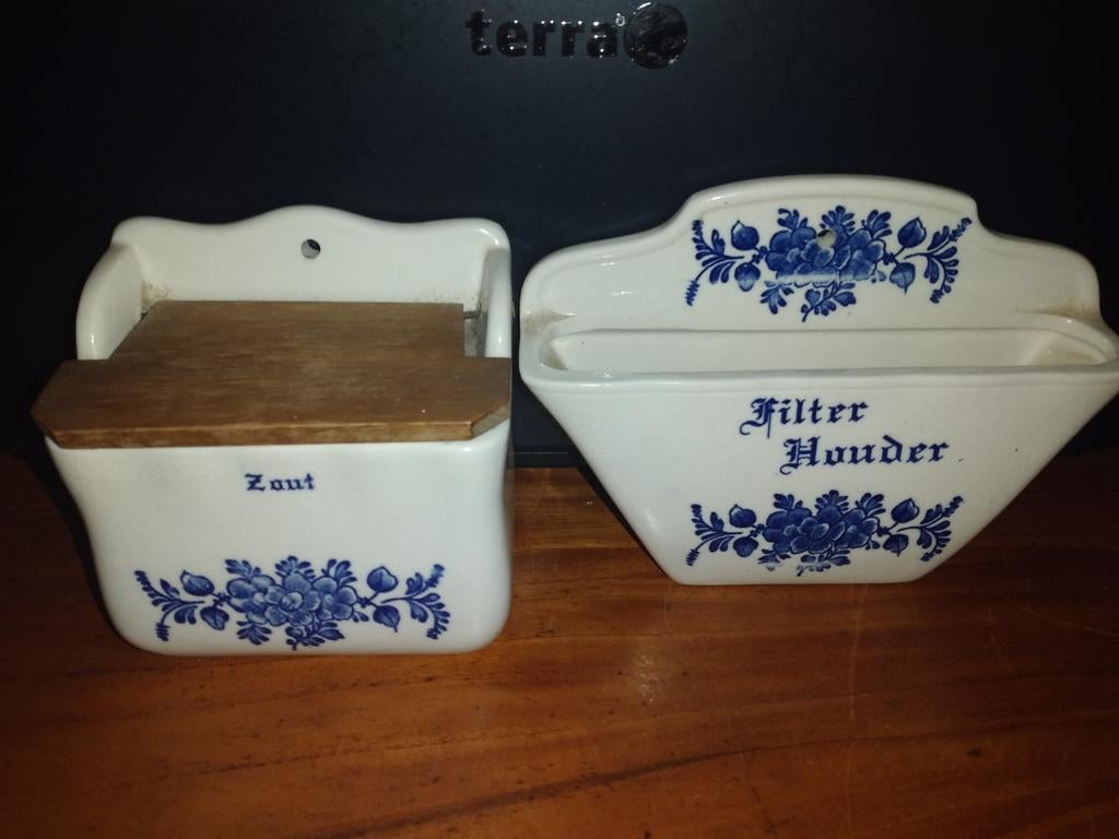 Delfts blauw koffiefilterhouder en zoutpot, Antiek en Kunst, Ophalen of Verzenden