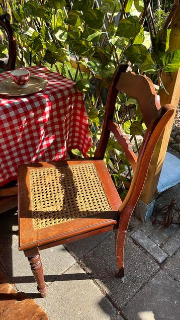Landelijke stoeltjes 2. Brocante beschikbaar voor biedingen