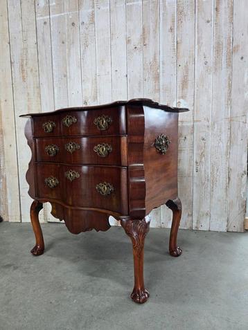 Prachtige antieke commode, klein formaat beschikbaar voor biedingen