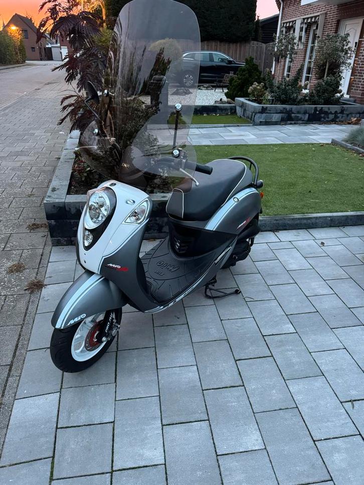 Sym Mio 50 Sport - Fijne scooter!, Fietsen en Brommers, Scooters | Yamaha, Gebruikt, Overige modellen, Maximaal 25 km/u, Benzine