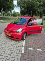 Toyota Aygo, 5DRS, 2011, Airco + nieuwe APK + zuinige auto, Auto's, Toyota, Voorwielaandrijving, 4 stoelen, 68 pk, Origineel Nederlands