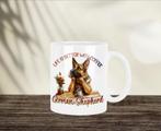 Life is better with coffee and my German Shepherd mok, Huis en Inrichting, Keuken | Servies, Ophalen of Verzenden, Nieuw, Overige stijlen