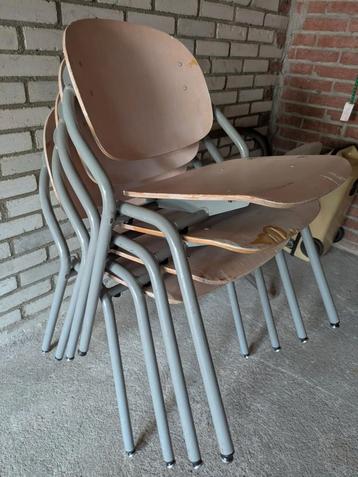 Oude Schoolstoelen - Whitewash Hout beschikbaar voor biedingen