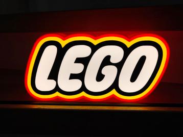 LEGO Lightbox met dimbare LED-strip beschikbaar voor biedingen