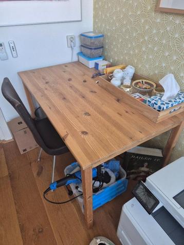 Prima eettafel beschikbaar voor biedingen
