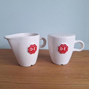 Douwe egberts suikerstrooier en melkkannetje beschikbaar voor biedingen