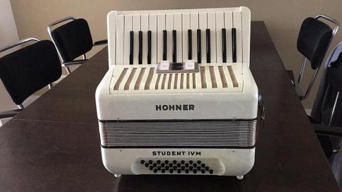 Hohner accordeon, student IVM, Muziek en Instrumenten, Accordeons, Gebruikt, Toetsaccordeon, 32-bas, Hohner, Met koffer, Met riemen