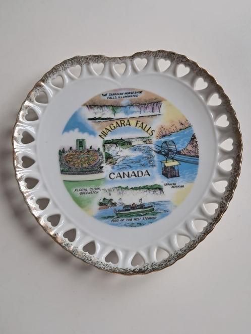 Prachtig hartvormig wandbord Niagara Falls Canada, Antiek en Kunst, Curiosa en Brocante, Verzenden