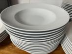 Yong - diep bord - 30 cm - 12st, Huis en Inrichting, Keuken | Servies, Ophalen of Verzenden, Zo goed als nieuw, Bord(en), Effen