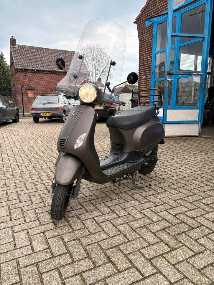 BTC Riva scooter groot windscherm - Blauw kenteken, Fietsen en Brommers, Scooters | Yamaha, Gebruikt, Overige modellen, Maximaal 25 km/u