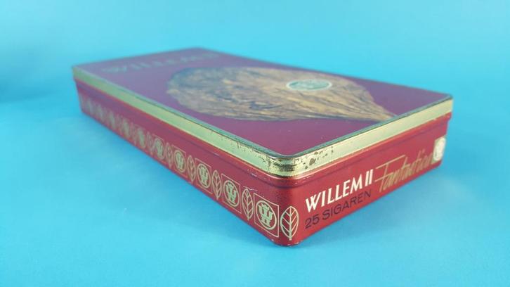 Willem II Fantastica sigarenblik, metalen blik. (1) 7C5, Verzamelen, Rookartikelen, Aanstekers en Luciferdoosjes, Gebruikt, Sigarenbandjes