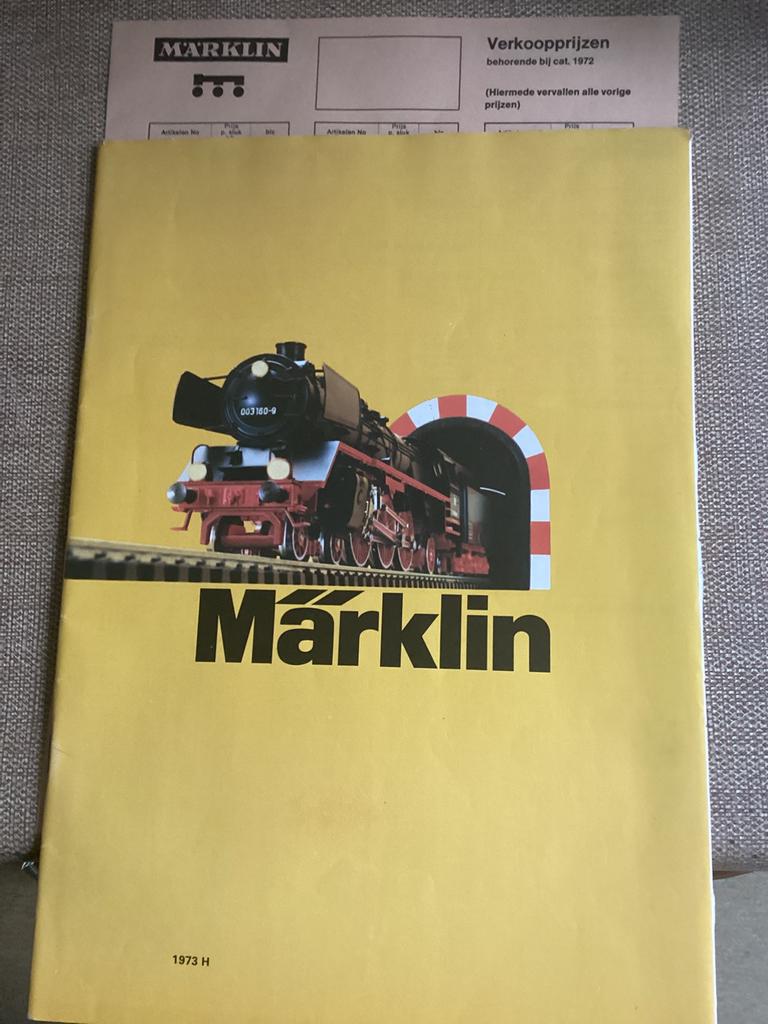 Märklin catalogus 1973 Nederlandstalig 88 blz MET PRIJSLIJST, Hobby en Vrije tijd, Modeltreinen | H0, Zo goed als nieuw, Boek, Tijdschrift of Catalogus