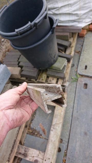 Aluminium H profiel dikwandig. 3*100 cm. 9 + Looproosters .  beschikbaar voor biedingen