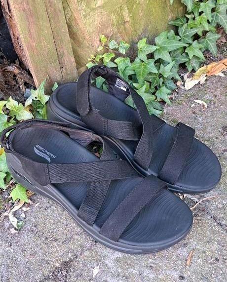 Skechers Sandalen Go Walk Arch Fit, maat 40, Kleding | Dames, Schoenen, Zo goed als nieuw, Sandalen of Muiltjes, Zwart, Ophalen of Verzenden