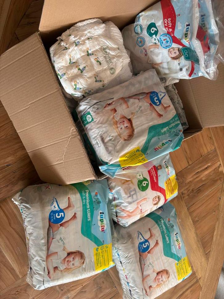 Luiers maat 5 & 6, Kinderen en Baby's, Babyvoeding en Toebehoren, Gebruikt, Overige typen, Ophalen