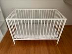 Kinderledikantje compleet met matras - wit - weinig gebruikt, Kinderen en Baby's, Babywiegjes en Ledikanten, Ophalen, Zo goed als nieuw