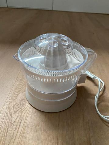 Sapcentrifuge. Wit. Zo goed als nieuw beschikbaar voor biedingen