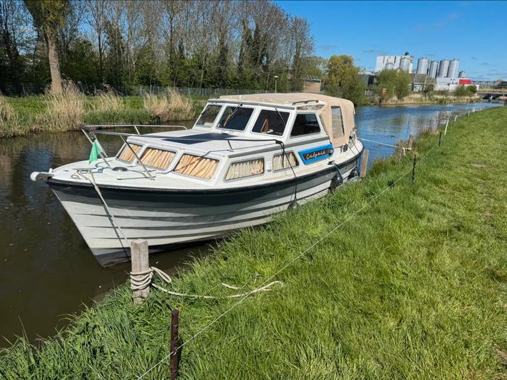 Mooie nette Saga 27, Watersport en Boten, Motorboten en Motorjachten, Zo goed als nieuw, Polyester, 6 tot 9 meter, Diesel, Ophalen