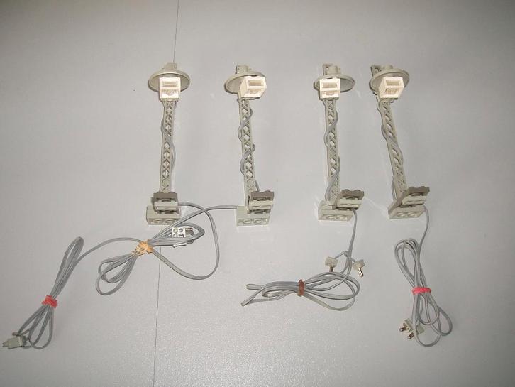 4 LEGO 12v 7867 Lantaarnpalen in zeer goede staat!!, Kinderen en Baby's, Speelgoed | Duplo en Lego, Gebruikt, Lego, Complete set