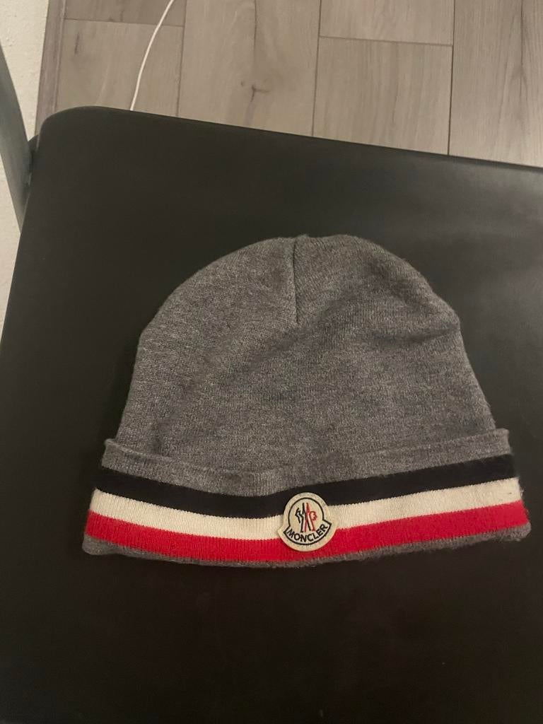 Grijze Moncler Muts, Ophalen of Verzenden, Zo goed als nieuw, One size fits all, Hoed