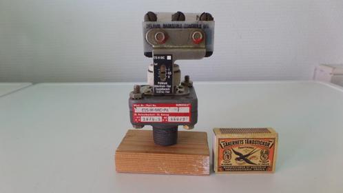 Vacuum schakelaar, BARKSDALE, E15, -1 bar-(#8448), Hobby en Vrije tijd, Elektronica-componenten, Gebruikt, Ophalen of Verzenden