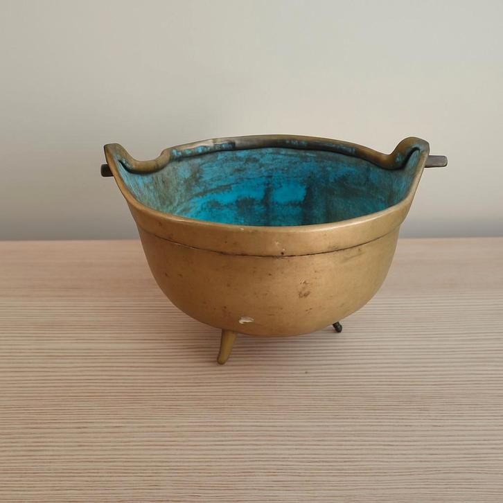 Antiek messing potje op pootjes, Verzamelen, Poppenhuizen en Toebehoren, Ophalen of Verzenden