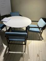 Design stoel | 3 jaar oud | 90€ per stuk, Huis en Inrichting, Stoelen, Blauw, Vier, Ophalen of Verzenden, Metaal
