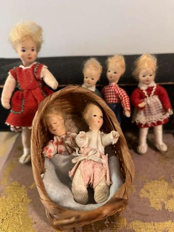 Erna Meijer Biege 1950 popjes beschikbaar voor biedingen