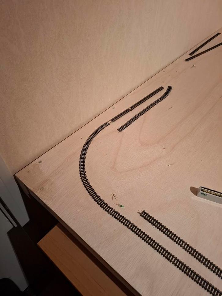 Gezocht; minitrix R3 en R4 bochten (14917 en 14927), Hobby en Vrije tijd, Modeltreinen | N-Spoor, Zo goed als nieuw, Rails, Gelijkstroom