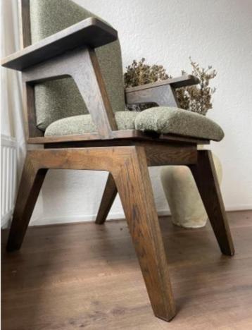 vintage fauteuil , strak model, minimalistisch model  beschikbaar voor biedingen