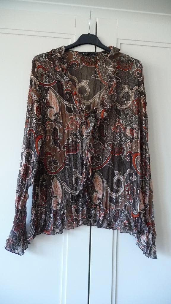 Blouse met roesjes – 44, Kleding | Dames, Blouses en Tunieken, Zo goed als nieuw, Maat 42/44 (L), Overige kleuren, Ophalen of Verzenden