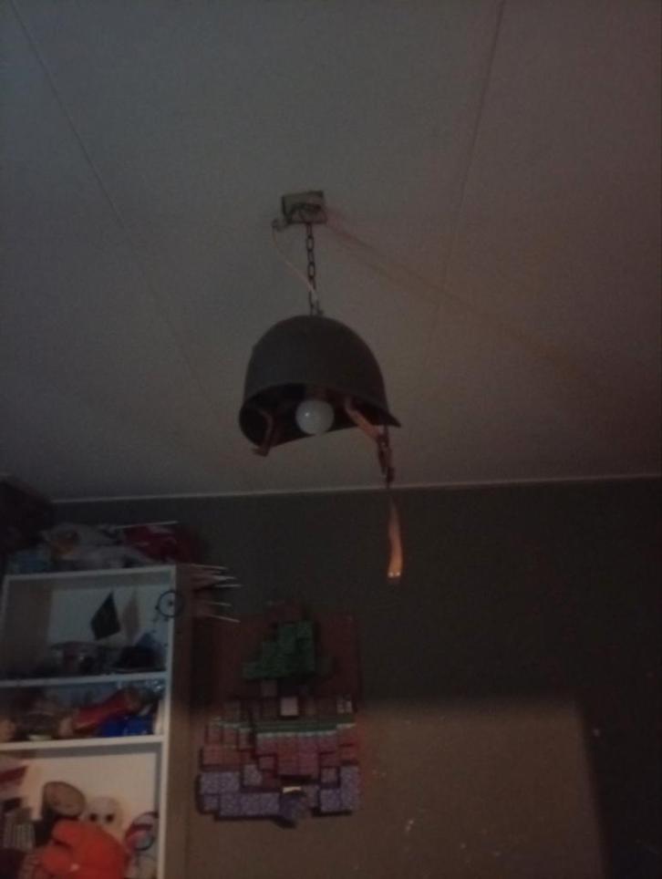 Originele Legerhelm Lamp, Huis en Inrichting, Lampen | Hanglampen, Gebruikt, Minder dan 50 cm, Metaal, Overige materialen, Ophalen