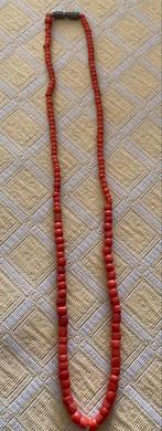 Bloedkoraal ketting met ton sluiting, Ophalen of Verzenden, Overige materialen, Ketting, Met edelsteen