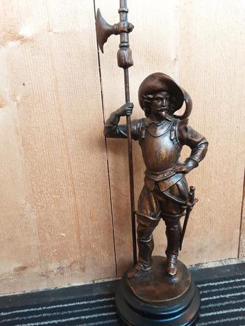 Messing Beeld Musketier met Hellebaard beschikbaar voor biedingen