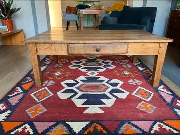 Vintage Franse salontafel met lade beschikbaar voor biedingen