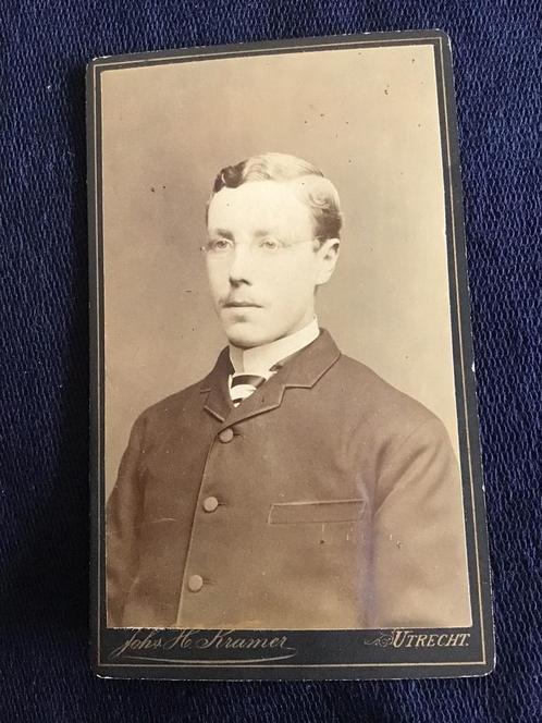 CDV, Man met bril, J.H. Kramer, Utrecht, Carte de Visite, Verzamelen, Foto's en Prenten, Gebruikt, Foto, Voor 1940, Ophalen of Verzenden