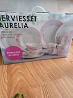 Mooi servies set helemaal nieuw,vrolijke kleuren borden set, Ophalen, Nieuw