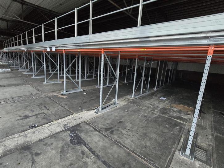 400 a 500m² Entresolvloer, Tussenvloer, verdiepingsvloer, Zakelijke goederen, Kantoor en Winkelinrichting | Magazijn, Stelling en Opslag