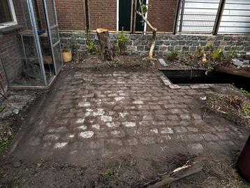 Basalt keien beschikbaar voor biedingen