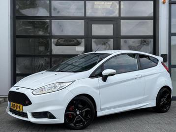 Ford Fiesta 1.6 ST2 182PK+ / Navi / Cruise / LED / Sfeer /BT beschikbaar voor biedingen