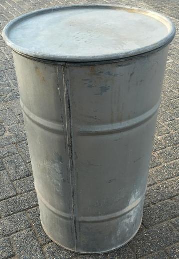 Ton metalen ton bewaarton doorsnede binnen 44cm hoog 79cm beschikbaar voor biedingen