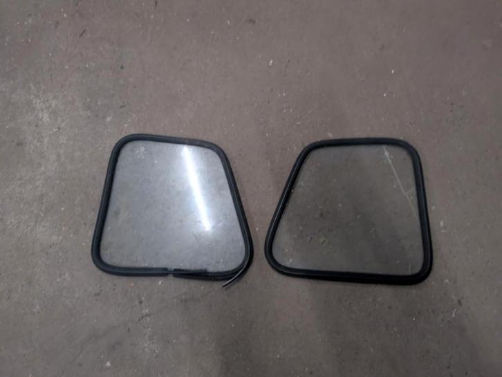 Amica 1250 achterste  zijruitjes inclusief rubber., Auto-onderdelen, Ruiten en Toebehoren, Overige automerken, Gebruikt, Ophalen of Verzenden