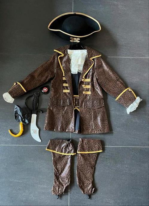 Piraten kapiteins outfit - Maat 116 (1x gedragen), Kinderen en Baby's, Carnavalskleding en Verkleedspullen, Zo goed als nieuw