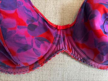 PrimaDonna Twist Lenox Hill Plunge BH 85E Rood/fuchsia/blauw beschikbaar voor biedingen