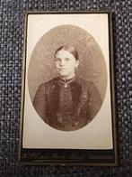 CDV, Jongedame, H.P.E. de la Roche Busé, Heerenveen 2, Verzamelen, Foto's en Prenten, Ophalen of Verzenden, Voor 1940, Gebruikt