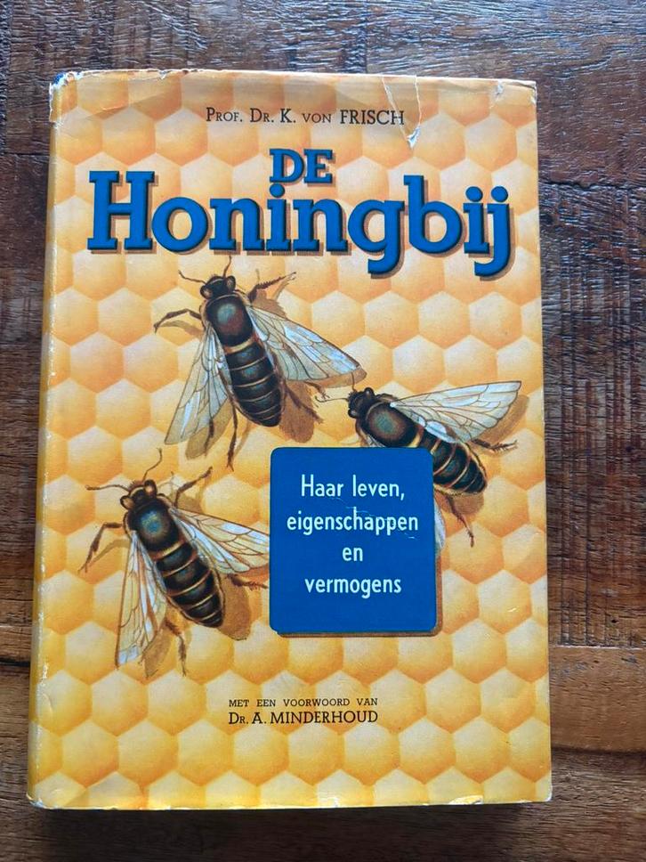 De Honingbij – K. von Frisch – 1e druk 1951, Boeken, Natuur, Gelezen, Ophalen of Verzenden