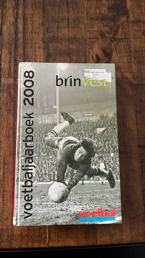 Brinvest voetbaljaarboek 2008 (Voetbal International, Verzamelen, Sportartikelen en Voetbal, Zo goed als nieuw, Boek of Tijdschrift